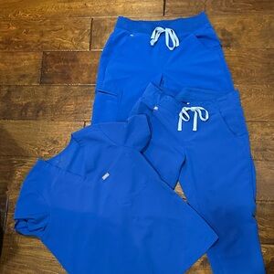 FIGS Royal Blue 3 piece set 1 Catarina M top and 2 Zamora joggers S/P
